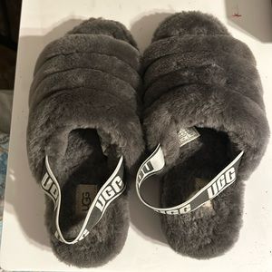 UGG- fluff yeah slide charcoal